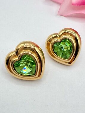 Glowing Green Crystal Heart Stud Earrings Pierced Gold Tone Glows In UV Light